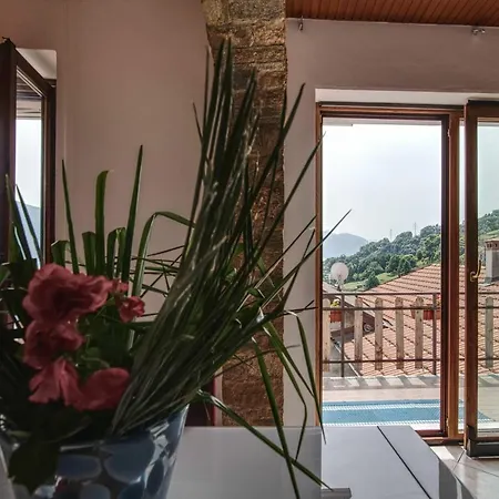 Pergola Lake View Apartament