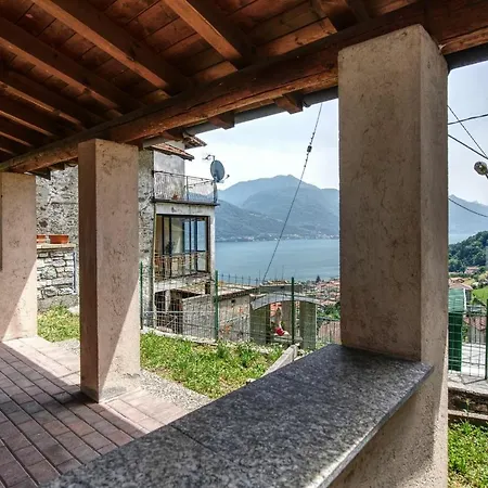 Pergola Lake View 무쏘