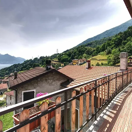Pergola Lake View 아파트